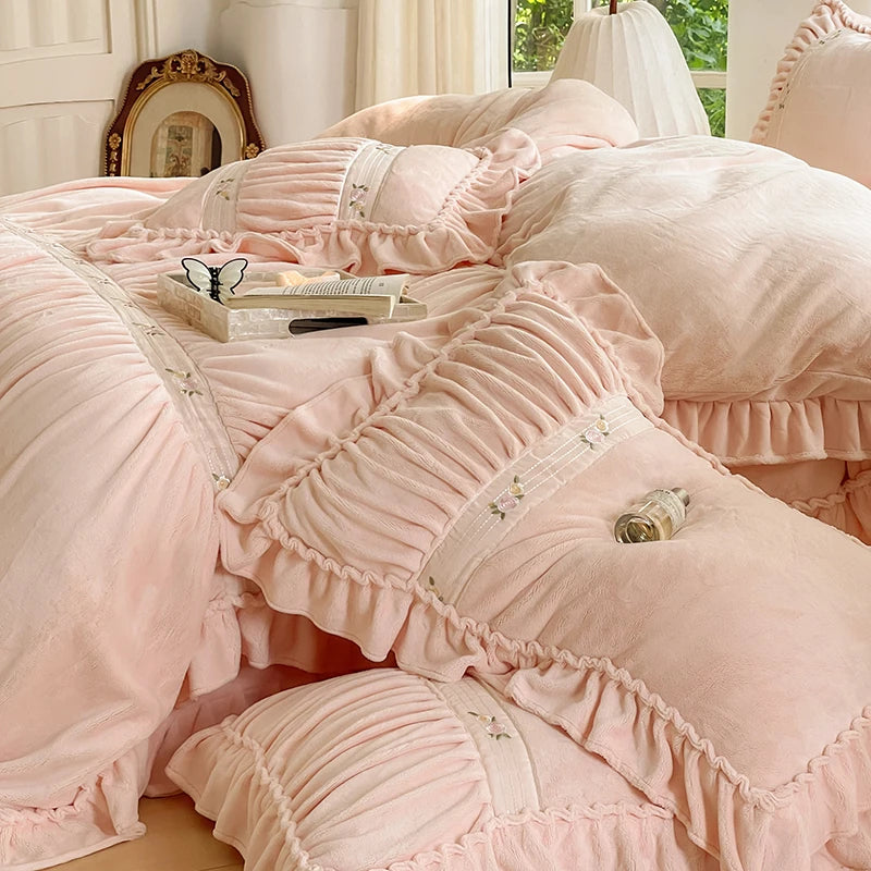 Belbina Maple Sugar Velvet Soft Fleece Floral Bedding Set