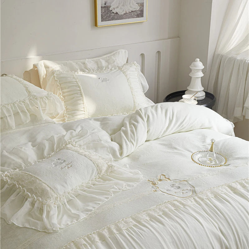 Calogera Dreamy Comfortable Ultra Soft Bedding Set